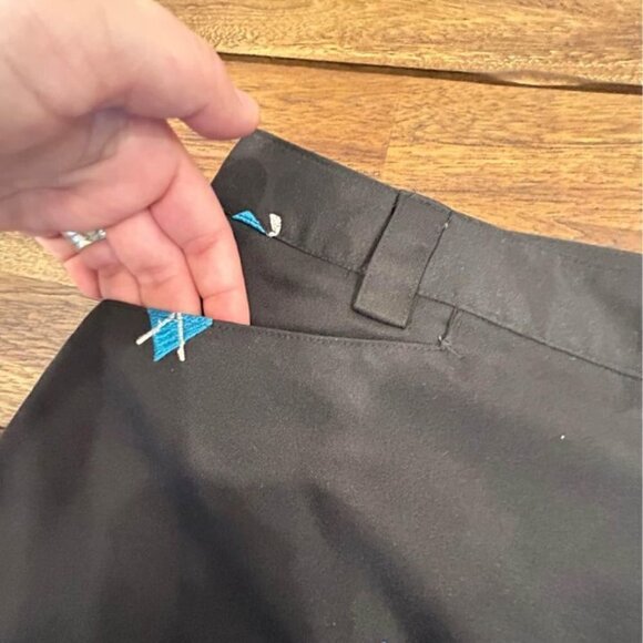 Woman’s CORAL BAY GOLF SHORTS. Size 18. Pockets! Poly/spandex blend. Embroidered - Picture 7 of 11